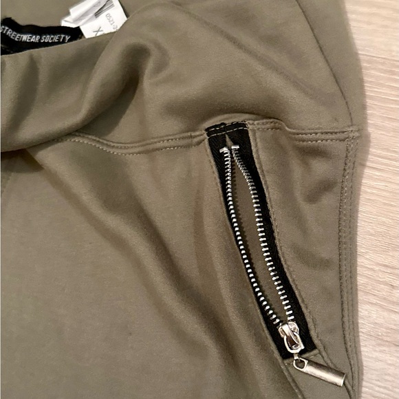 Streetwear Society Green Leggings XL - Stylish, Tight Fit, Good Condition - Picture 9 of 15